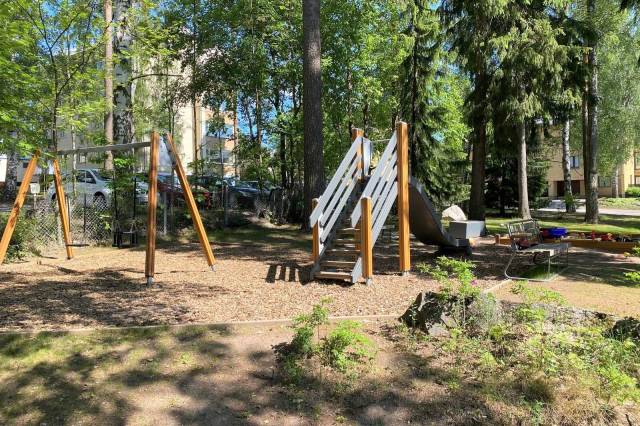 Kesäkuva pihalta