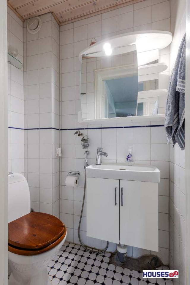 Keskikerroksen wc