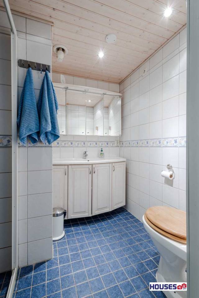 Yläkerran wc/sh